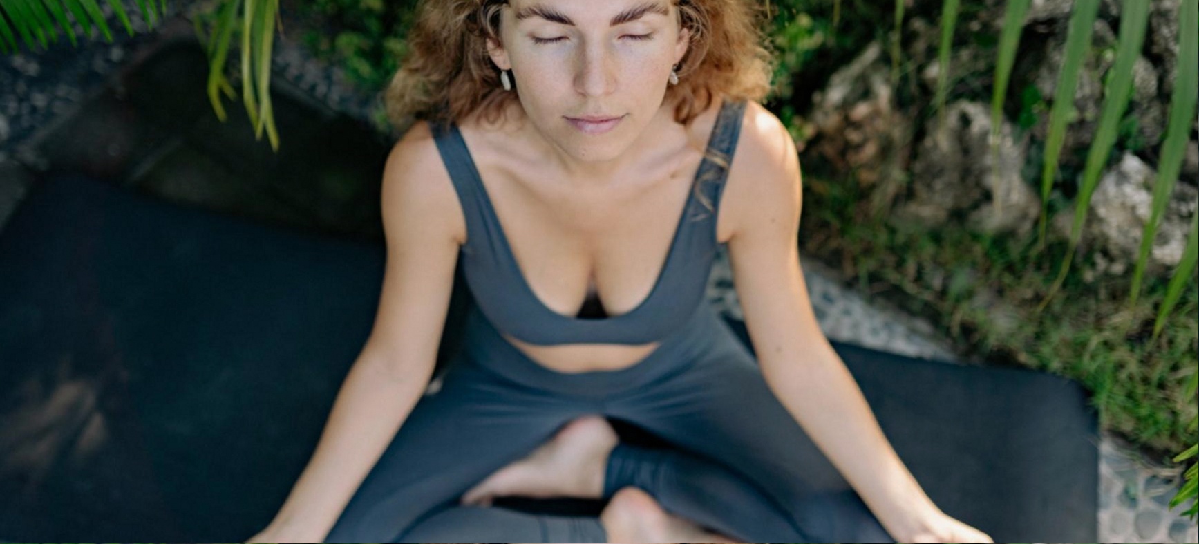 Environnement d'apprentissage structuré pour cours de yoga en groupe